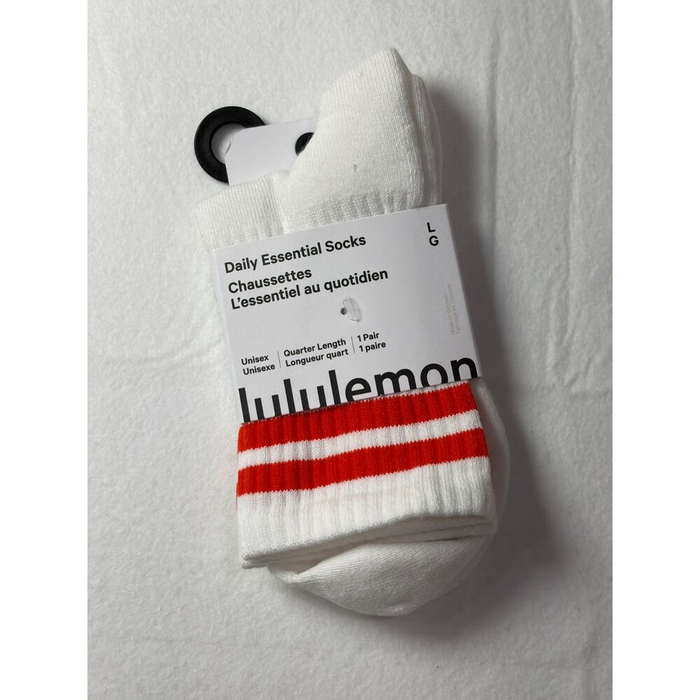 NWT Lululemon Daily Essential Quarter Length Socks White Red Striped Large